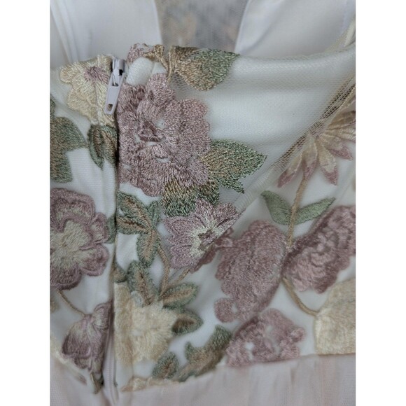 Nights by WeezeMe‎ Pink Floral Embroidered Maxi Gown Size 2 - Picture 4 of 9